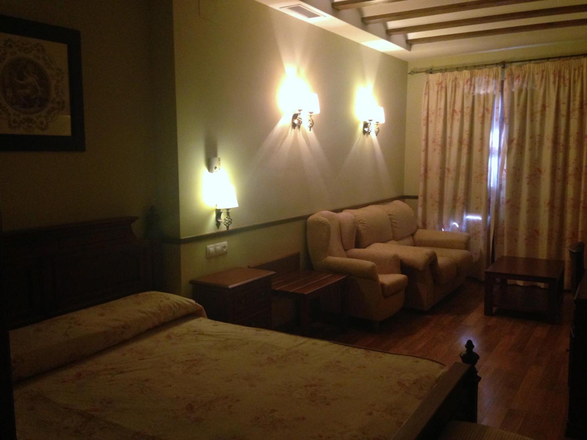 Hotel El Mano Huescar Room photo