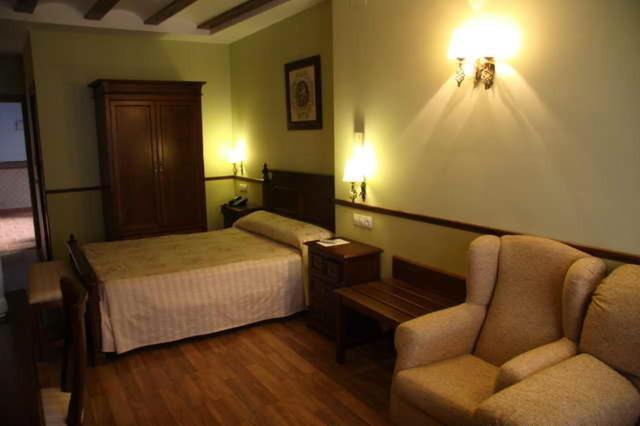 Hotel El Mano Huescar Room photo